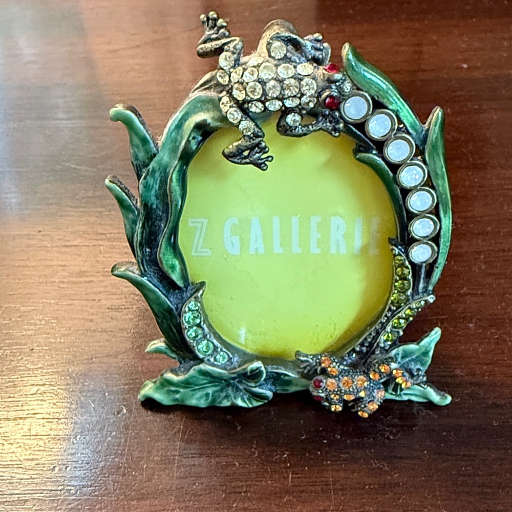 Z GALLERIE Small Frog Frame